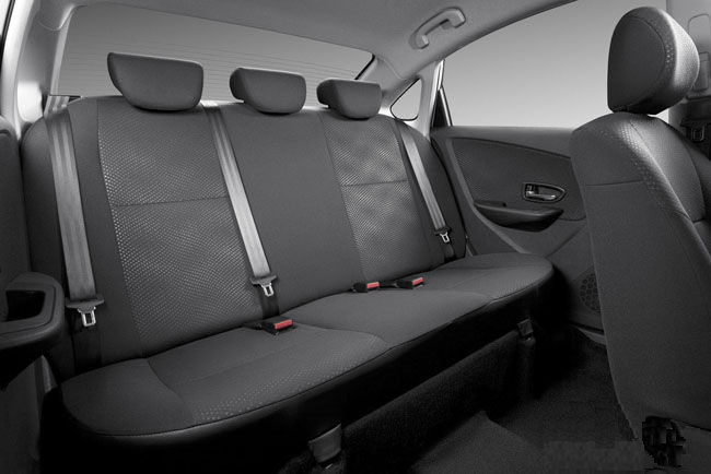 almera_interior